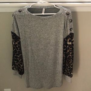 Long sleeve shirt with leopard sleeves